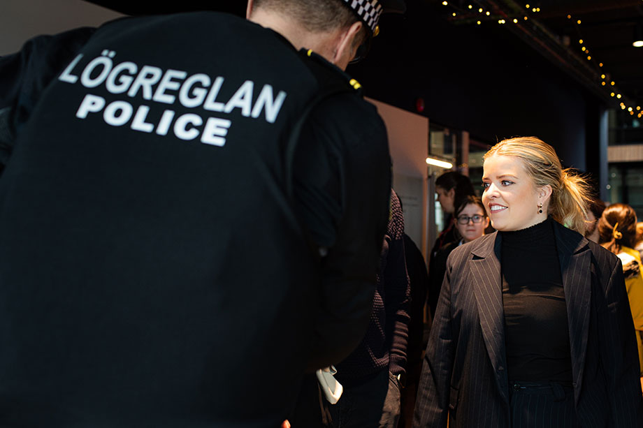 Áslaug Arna fær kynningu á lögreglufræði