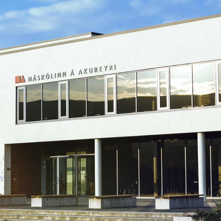 ha_front_inngangur_1782