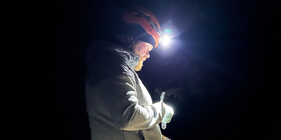 Leitað að lífi og líftæknilausnum í íslenskum hraunhellum – Var líf á öðrum plánetum?