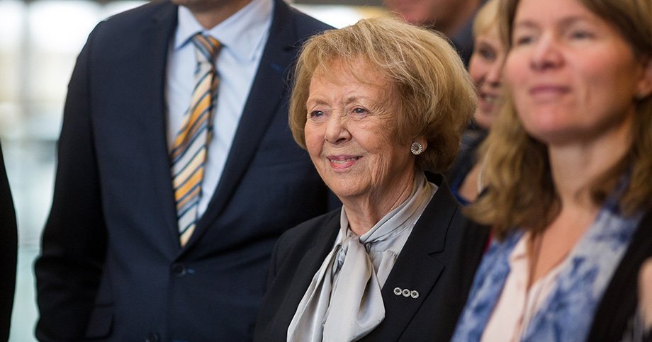 Til hamingju með daginn frú Vigdís