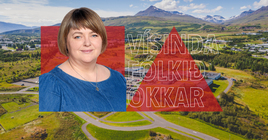 Kórfélagi með klarínett í annarri og leikgleði í hinni
