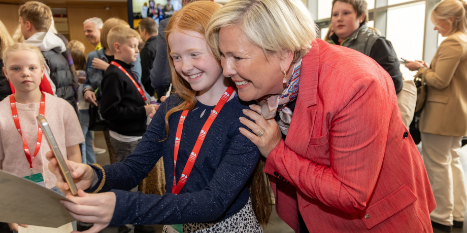 Vísindaskóli unga fólksins útskrifar sérfræðinga í sólmyrkva og lífi á Norðurslóðum