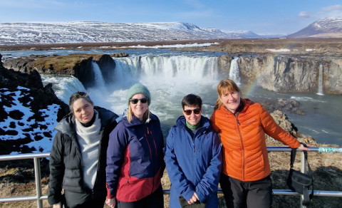 Zuzana Macuchova frá Svíþjóð, Lisa Knatterud Wold og Deniz Akin frá Noregi með Mörtu á ferð um Norðu&hellip;